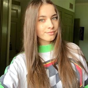 Meet your Posher, Nina